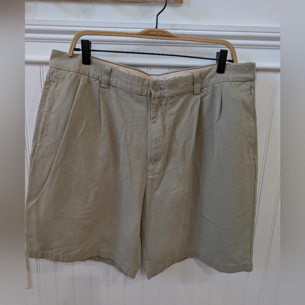 Tommy Bahama Men's Khaki Flat Front Shorts